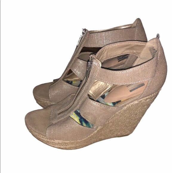 SM New York Tan Man Made Material Size 7.5 - Picture 4 of 4